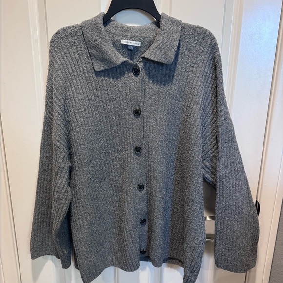 American Eagle Women’s Collared Cardigan - Picture 3 of 3